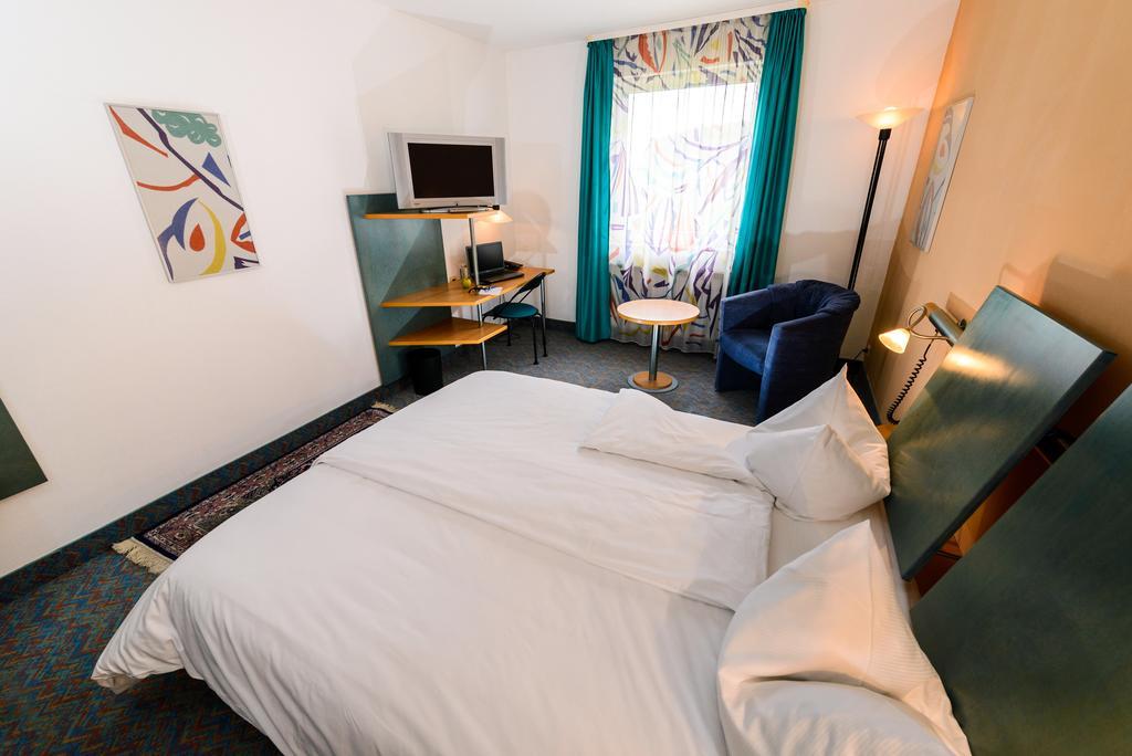 Hotel Residenz Schnelldorf Kamer foto